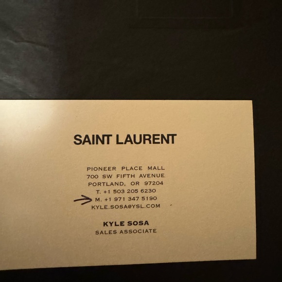 SAINT LAURENT
Cassandre matelassé textured-leather shoulder - Picture 13 of 14